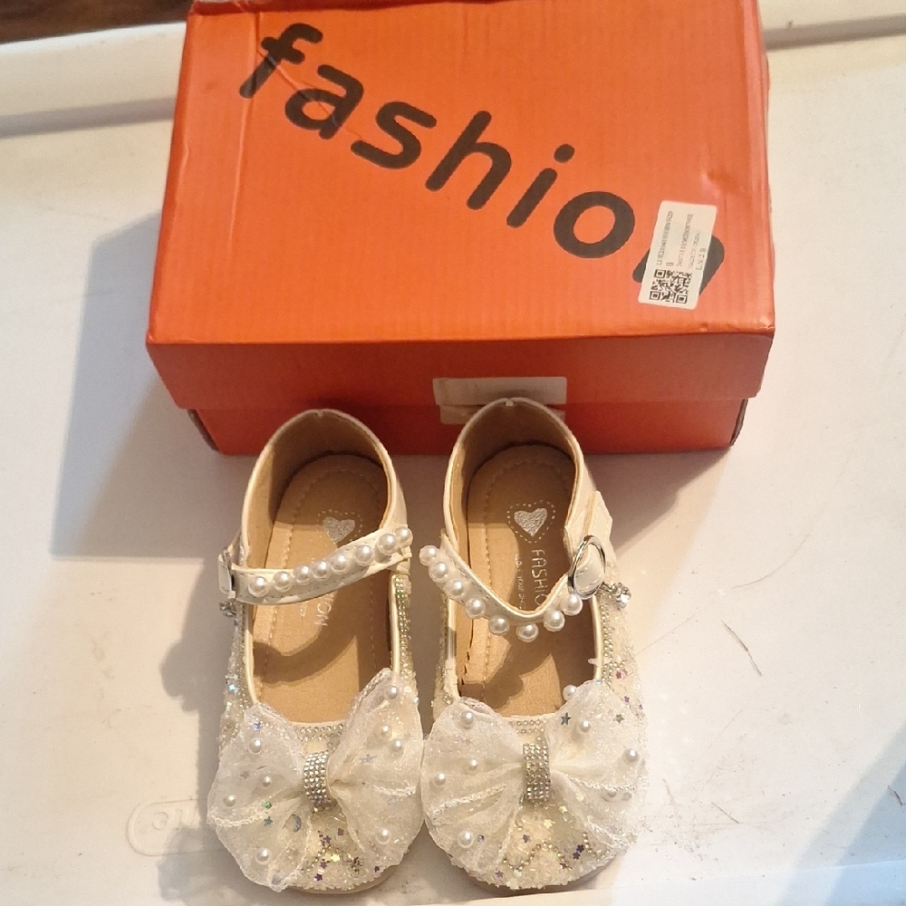 Kids Cream Pearl Bow Dress Shoes